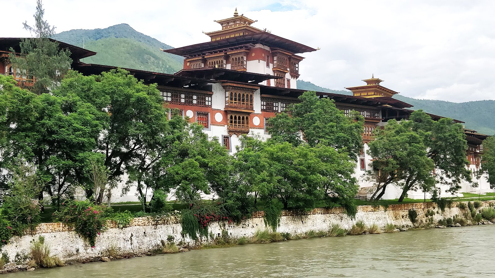 Bhutan Heritage & Himalayan Trails